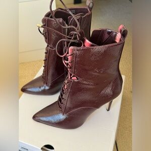 vinyl ankle boots with lace,burgundy.